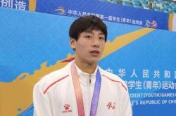 开云体育入口-游泳比赛中选手实力占优夺冠