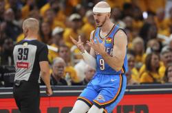 开云体育下载-中国男篮碾压热火，卡鲁索惊艳世界