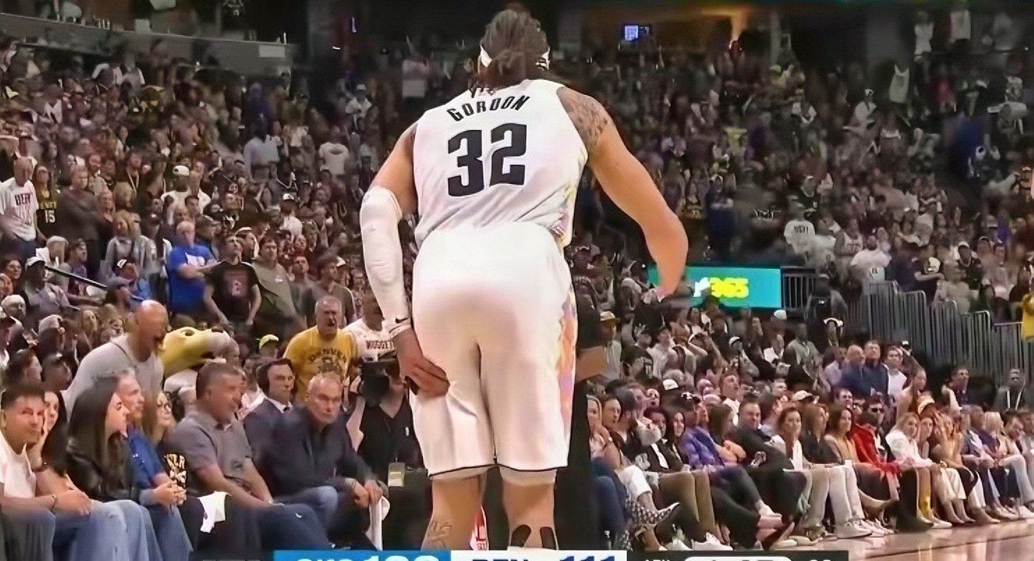 包含开拓者击败掘金保持势头的词条