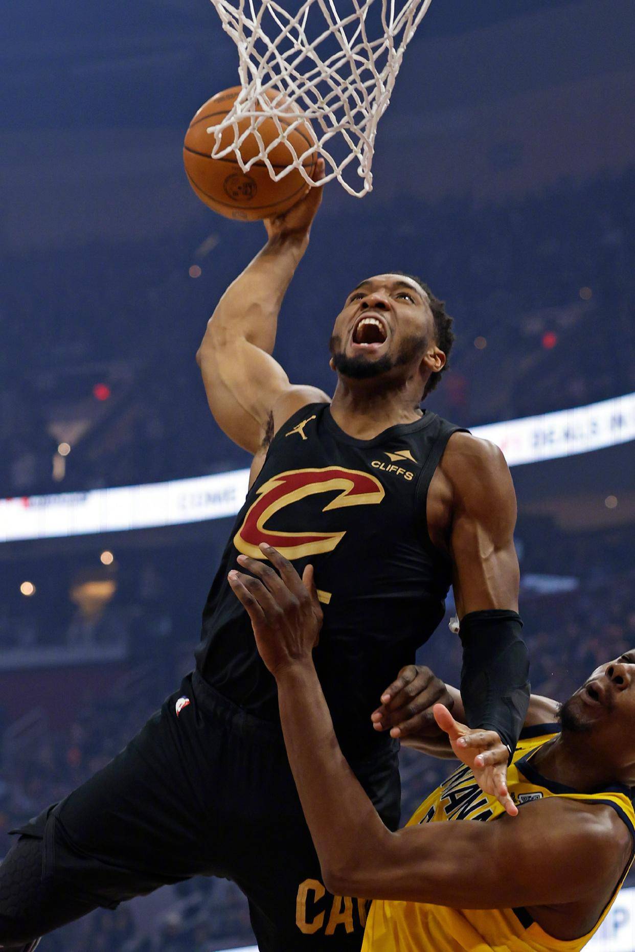 包含步行者绝杀掘金，哈登关键制胜的词条